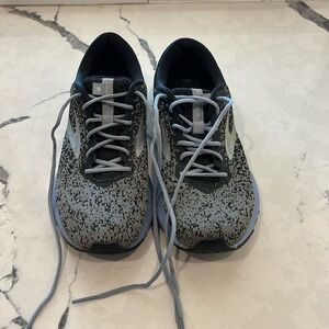 Brooks Revel 6 Runners Women’s size 9 (US)